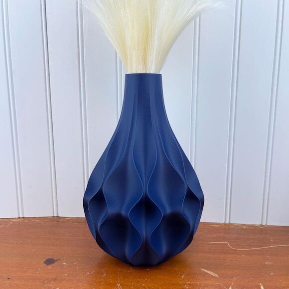 Modern Vase, Abyssal Flower Vase - Picture 1 of 9